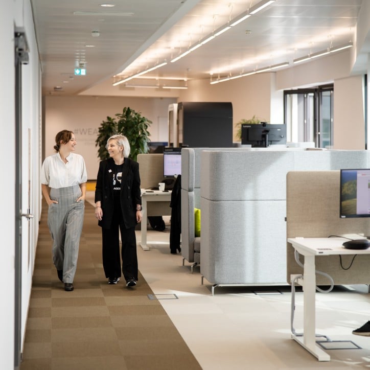 Hub B Opening Office mit Kolleg:innen